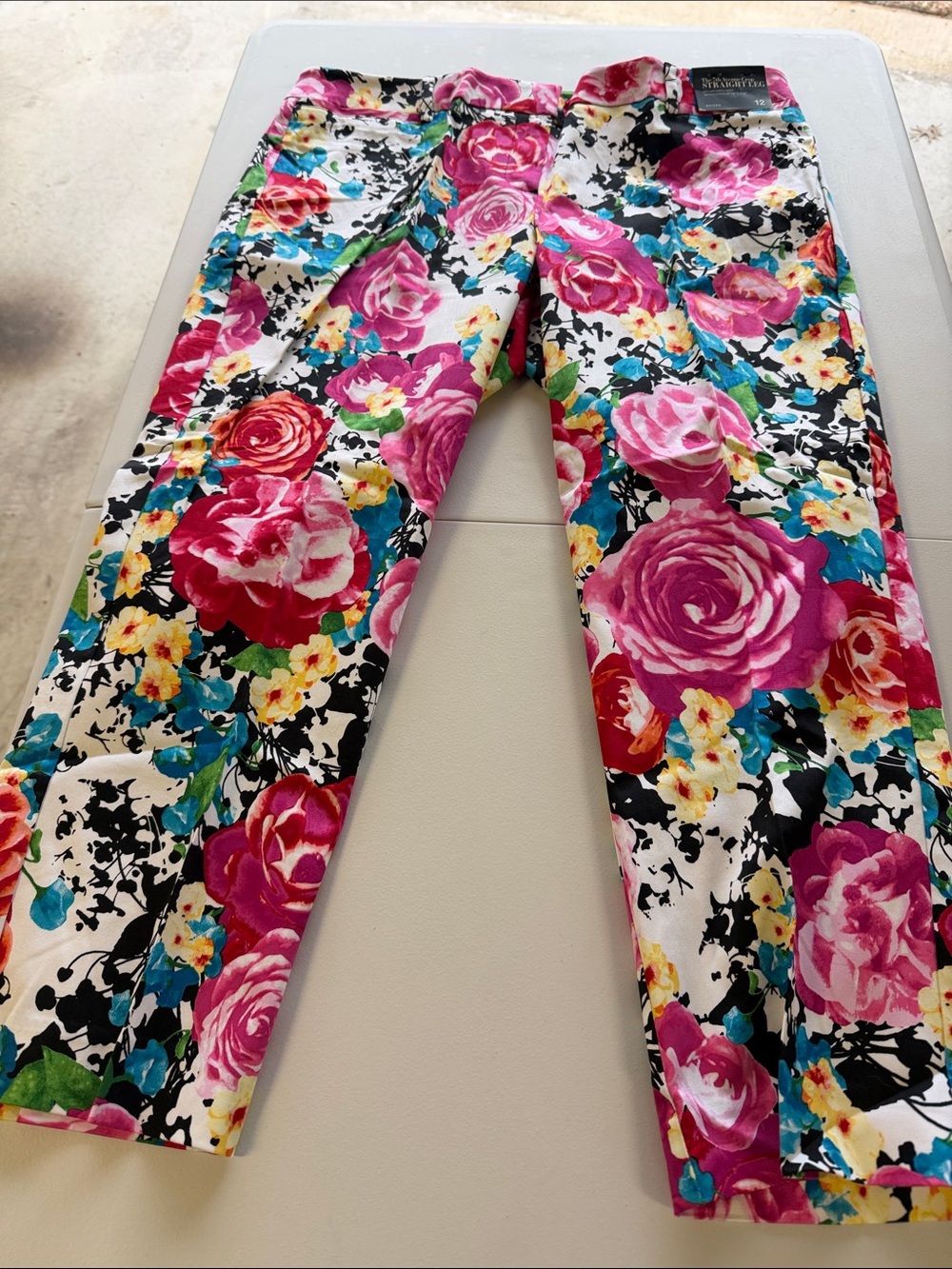 Woman’s New York & Co. Floral Stretch Cropped pants- Pink Multi, Size 12 NWT